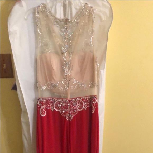 Formal dress - Picture 2 of 2